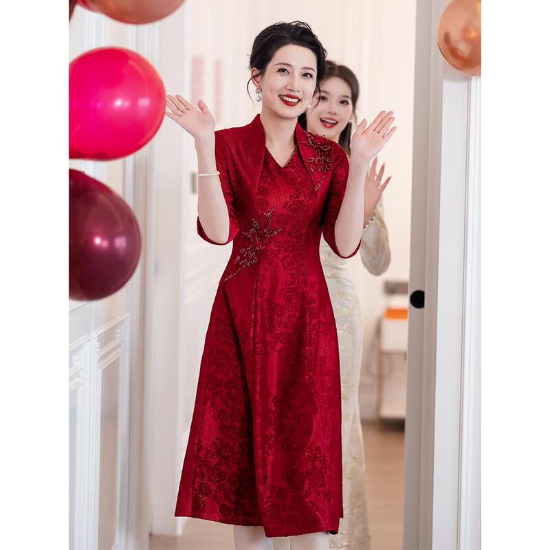 Elegant and Stylish New Chinese-Style Wedding Dress for Young Mothers-In-Law, Suitable for Summer 2026 Elegant and Stylish New Chinese-Style Wedding Dress for Young Mothers-In-Law, Suitable for Summer 2026
