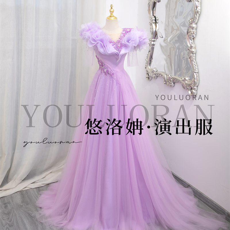 New Style Performance Costume with Intricate Gradient Colors in Traditional Chinese Style, Slim-Fit Dress for Stage Performances and Solo Performances