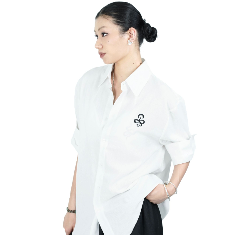 Suans Original Embroidered Crescent Snake Shirt for Women, Loose Drape Half-Sleeve Cardigan, Simple Casual Versatile Top Suans Original Embroidered Crescent Snake Shirt for Women, Loose Drape Half-Sleeve Cardigan, Simple Casual Versatile Top