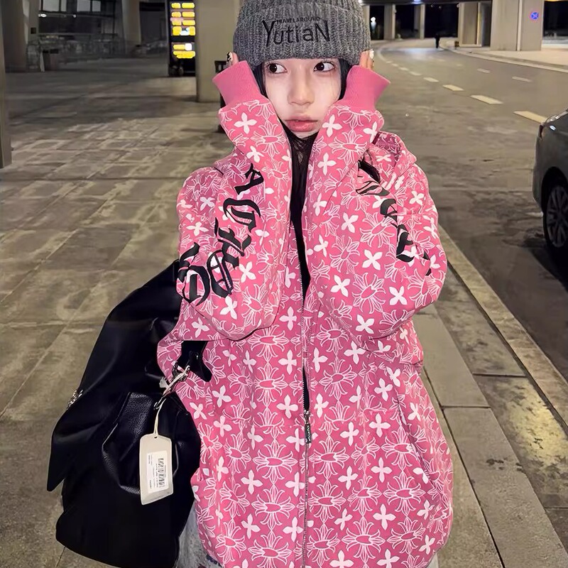 American High Street Style Pink Cardigan Sweatshirt for Women 2026 New Design with Full Sanskrit Print Autumn and Winter Fleece-Lined Hooded Jacket American High Street Style Pink Cardigan Sweatshirt for Women 2026 New Design with Full Sanskrit Print Autumn and Winter Fleece-Lined Hooded Jacket