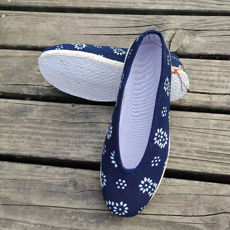 Wuzhen triple crown blue calico lasagna cloth shoes round mouth retro health shoes traditional handmade shoes can be customized