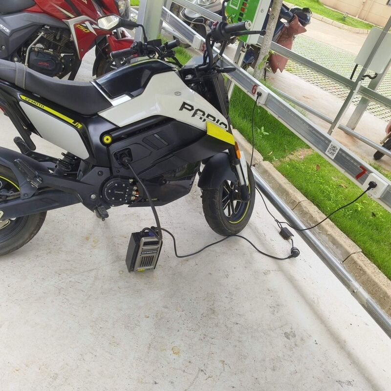 1 Kilowatt Output, Two-In-One Power Strip, Parallel Power Strip, Community Charging Station Power Strip to Solve the Overcurrent Fault of Charging Stations 1 Kilowatt Output, Two-In-One Power Strip, Parallel Power Strip, Community Charging Station Power Strip to Solve the Overcurrent Fault of Charging Stations