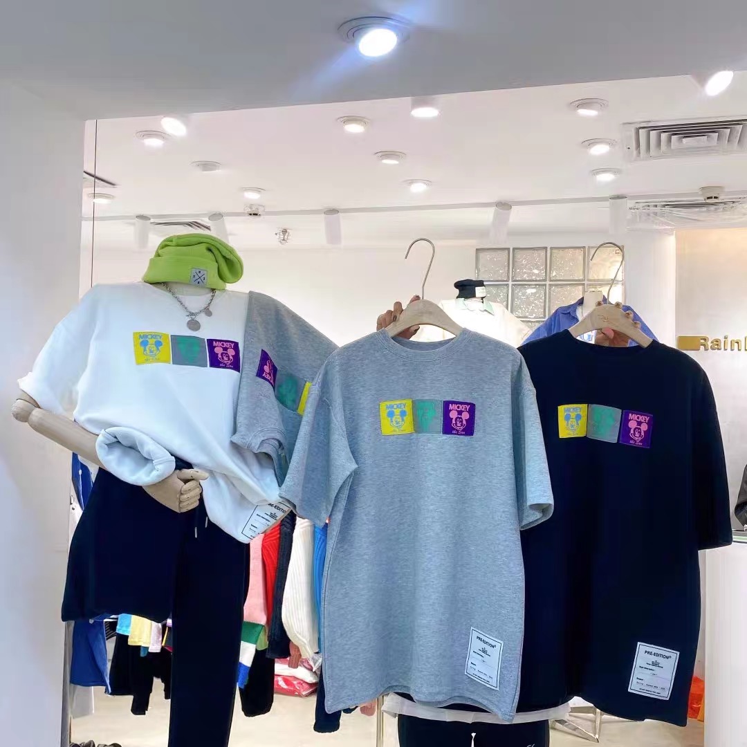 Early spring new cartoon Mickey label loose large round neck T-shirt