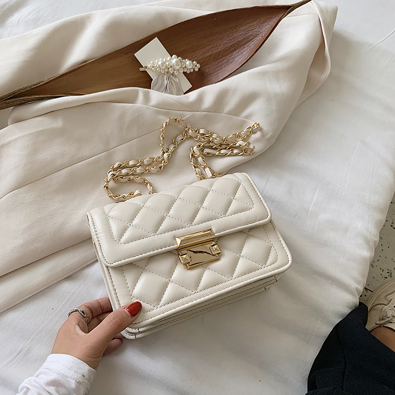 WhiteAdvanced sense chain Small bag female summer 2021 new pattern tide Versatile ins Minority One shoulder armpit Hot money Inclined shoulder bag