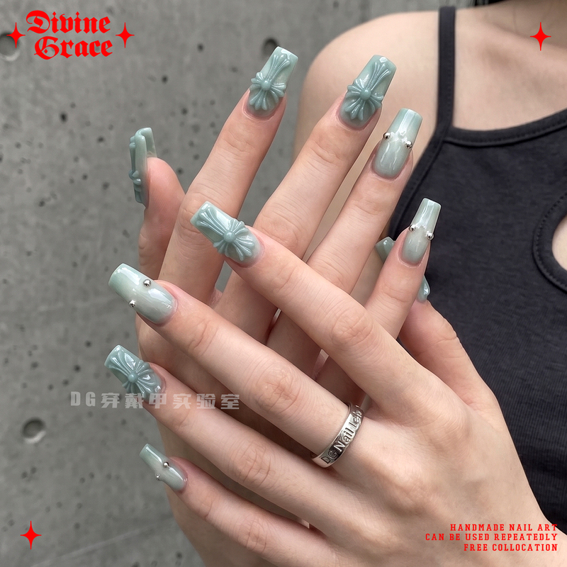 [Hot Girl Manicure] Vintage Mint Green Embossed Cross Summer High-End Handmade Stunning Wearable Nails