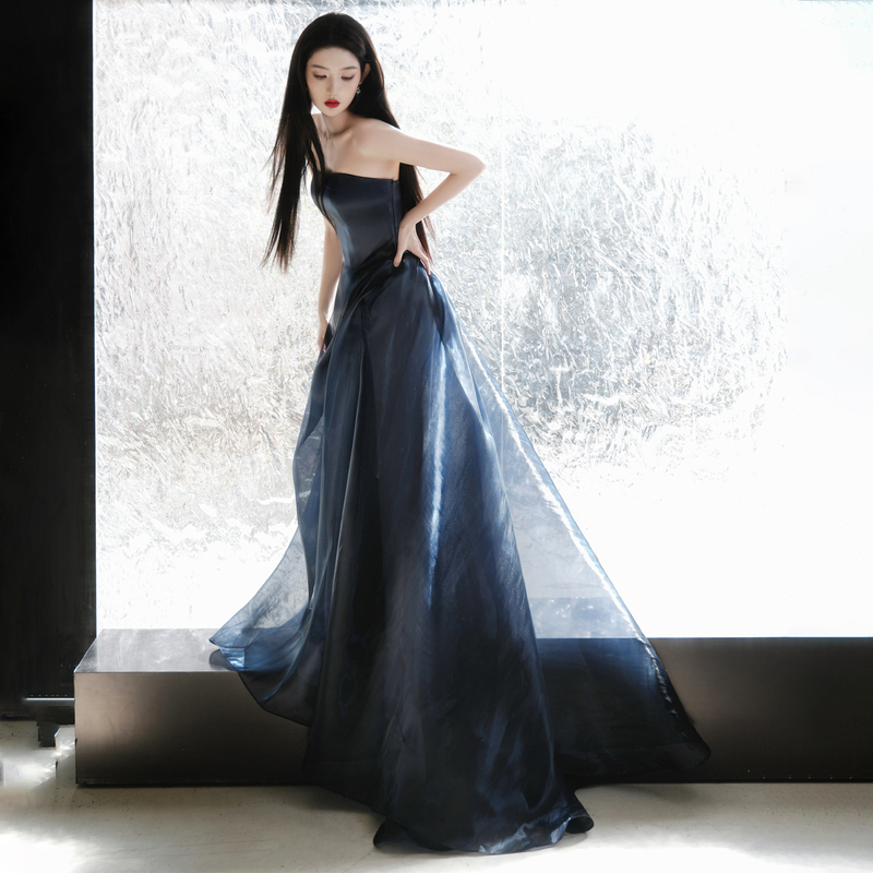 Wang Yuwen Celebrity-Style Dress, High-End Blue Satin Strapless Evening Gown for Hostess, Runway Show, and Evening Events for Women Wang Yuwen Celebrity-Style Dress, High-End Blue Satin Strapless Evening Gown for Hostess, Runway Show, and Evening Events for Women