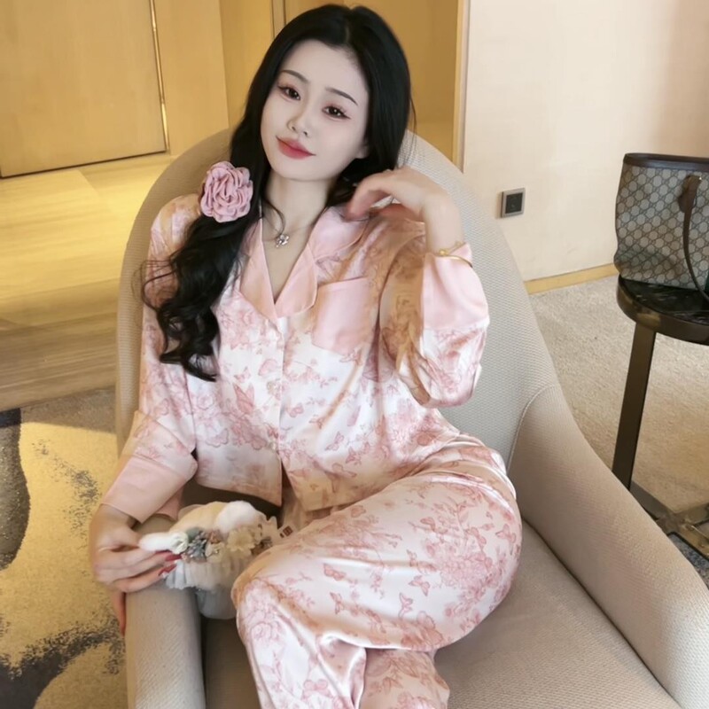 Cute and Sweet Spring and Autumn Pajamas for Women, Slimming Loungewear, Soft Silk Short Set, Age-Reducing Loose Fit, Elegant