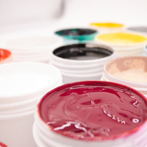 High-temperature tempered glass screen printing oily black and white ink has good adhesion and is customized in various colors.