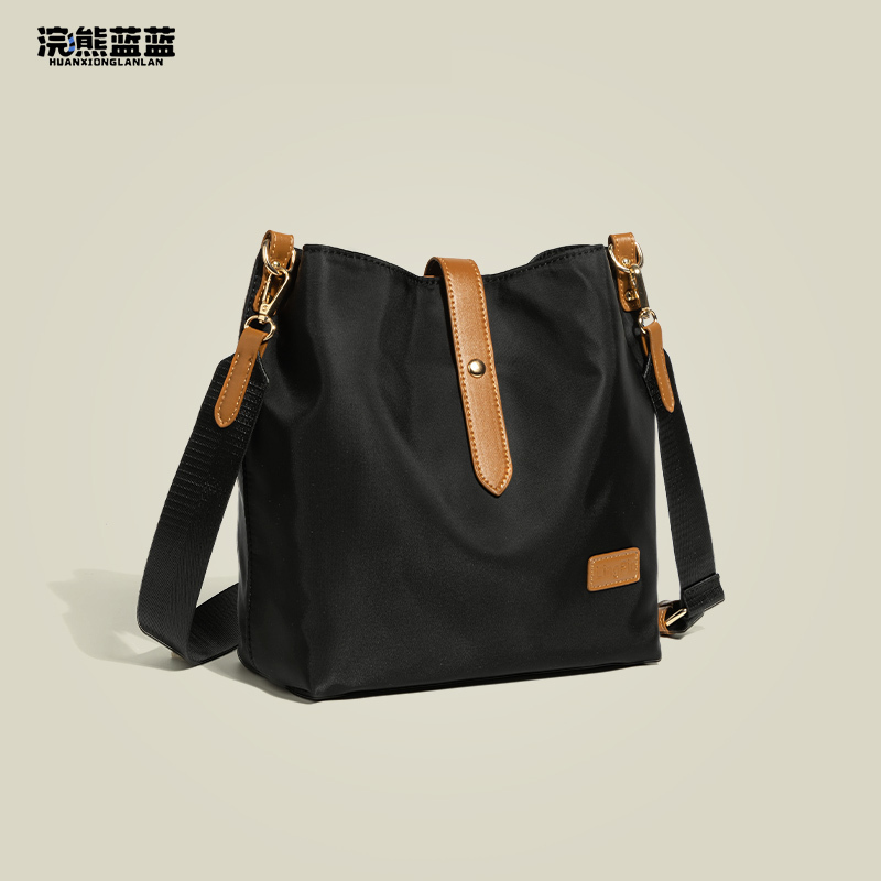 Raccoon Blue Super Popular Nylon Oxford Cloth Bucket Bag for Women 2026 New Spring Large Capacity Commuter Shoulder Crossbody Bag
