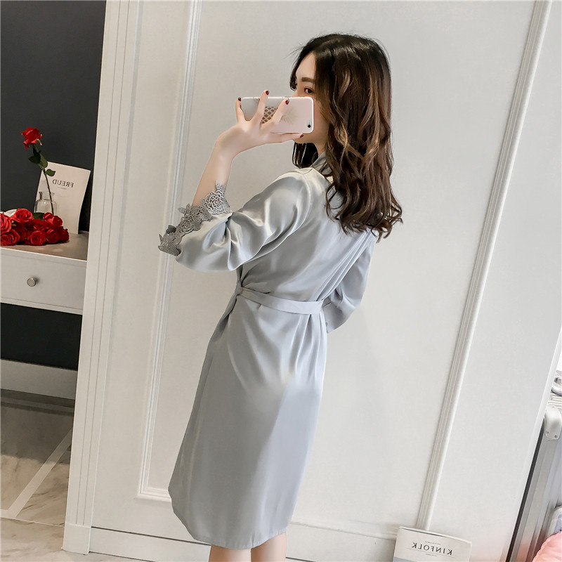 Pyjamas mùa hè của phụ nữ với ngực pad thu thập lụa sexy băng lụa thêu dây đeo nightdress áo choàng dịch vụ nhà hai mảnh