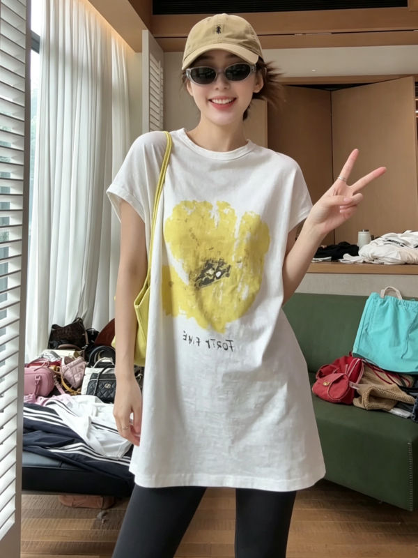 Casual and Relaxed Short-Sleeved Women's Summer Loose Mid-Length Top That Covers the Hips, Paired with Shark Pants, Simple and High-End T-Shirt Casual and Relaxed Short-Sleeved Women's Summer Loose Mid-Length Top That Covers the Hips, Paired with Shark Pants, Simple and High-End T-Shirt