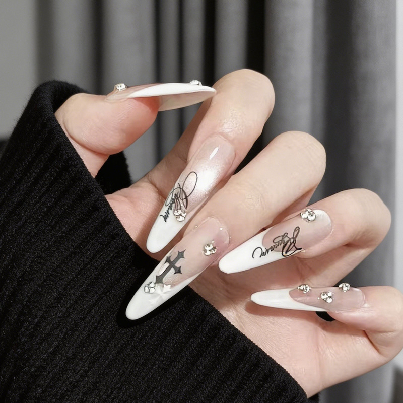 Sweet Cool Gothic 2026 New Cat Eye Premium Handmade Wearable Nails Medium Length High-End Manicure False Nails
