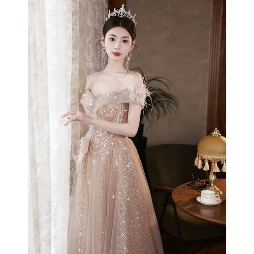 Элитное вечернее платье, наряд маленькой принцессы, изысканный стиль, открытые плечи, юбка-пачка