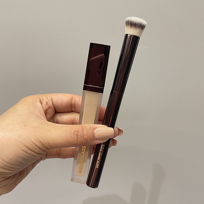 New! Authentic Hourglass Crescent Concealer Brush, Small Brush for Concealing Dark Circles and Nasolabial Folds, Seamless Detail Brush New! Authentic Hourglass Crescent Concealer Brush, Small Brush for Concealing Dark Circles and Nasolabial Folds, Seamless Detail Brush