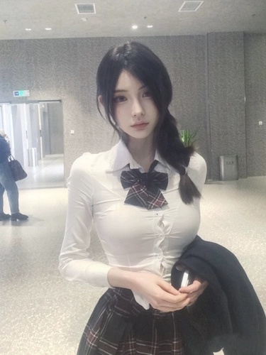 Вишня^вишня 33 года лежа рубашка -мимилк белая эластичность