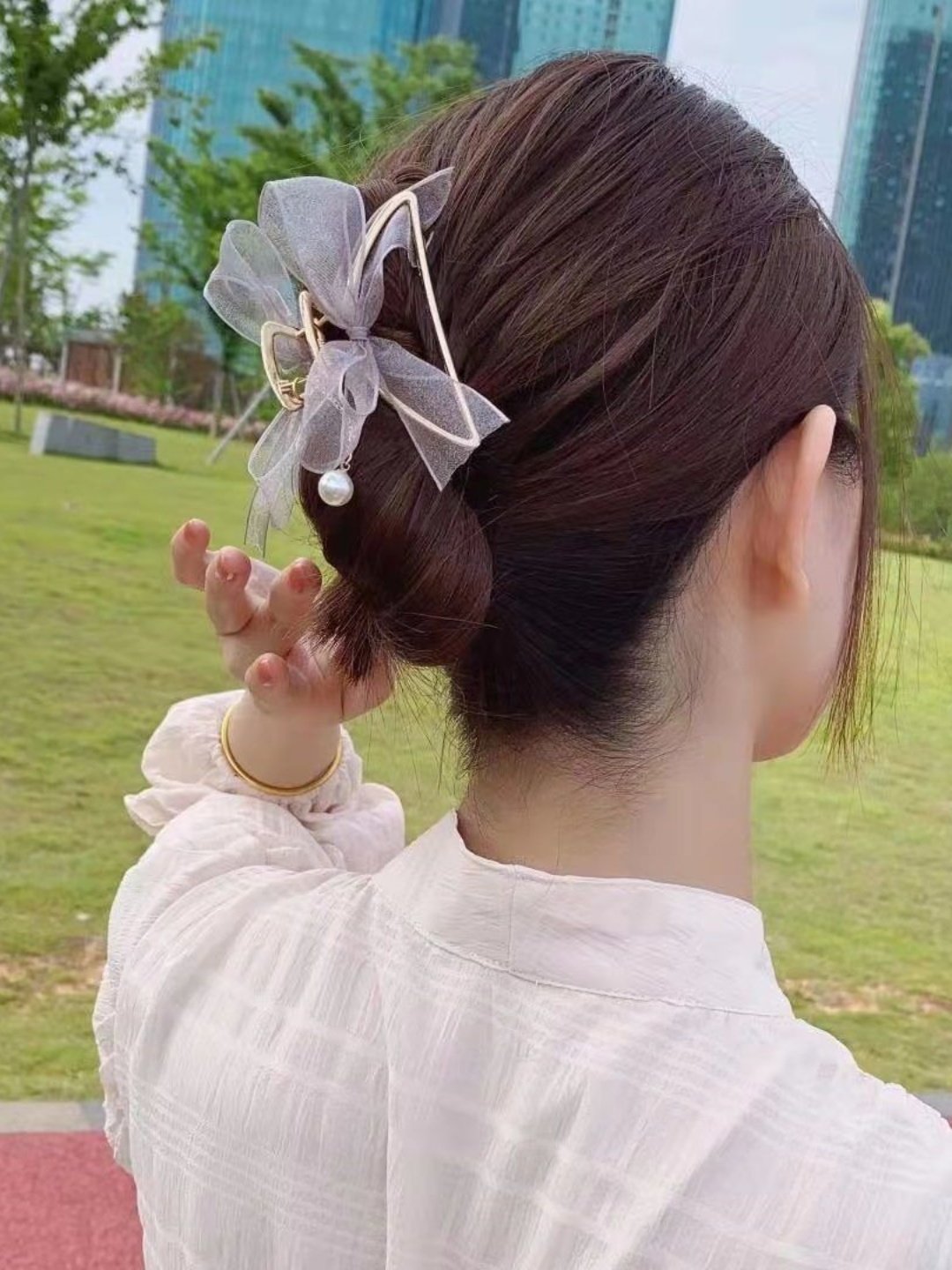 New Style Mesh Pearl Tassel Metal Claw Clip, Elegant Girl's Shark Hair Clip, Trendy Ins Hair Clip