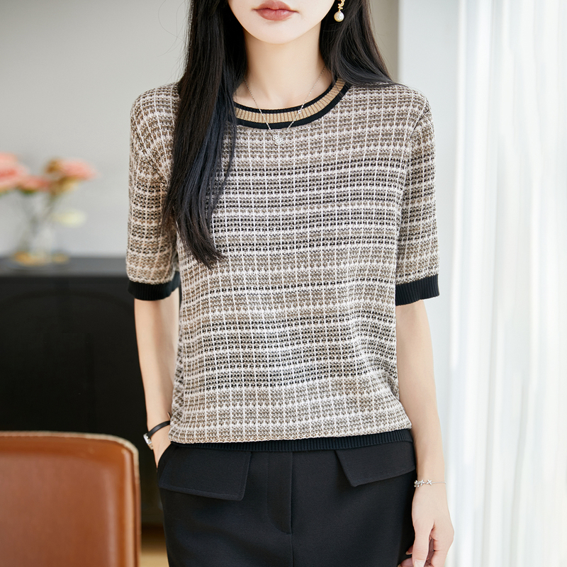Soft and Breathable Tencel Casual Korean-Style Color-Block Striped Short-Sleeve Knit Top for Women, Elegant T-Shirt That Flatters the Figure