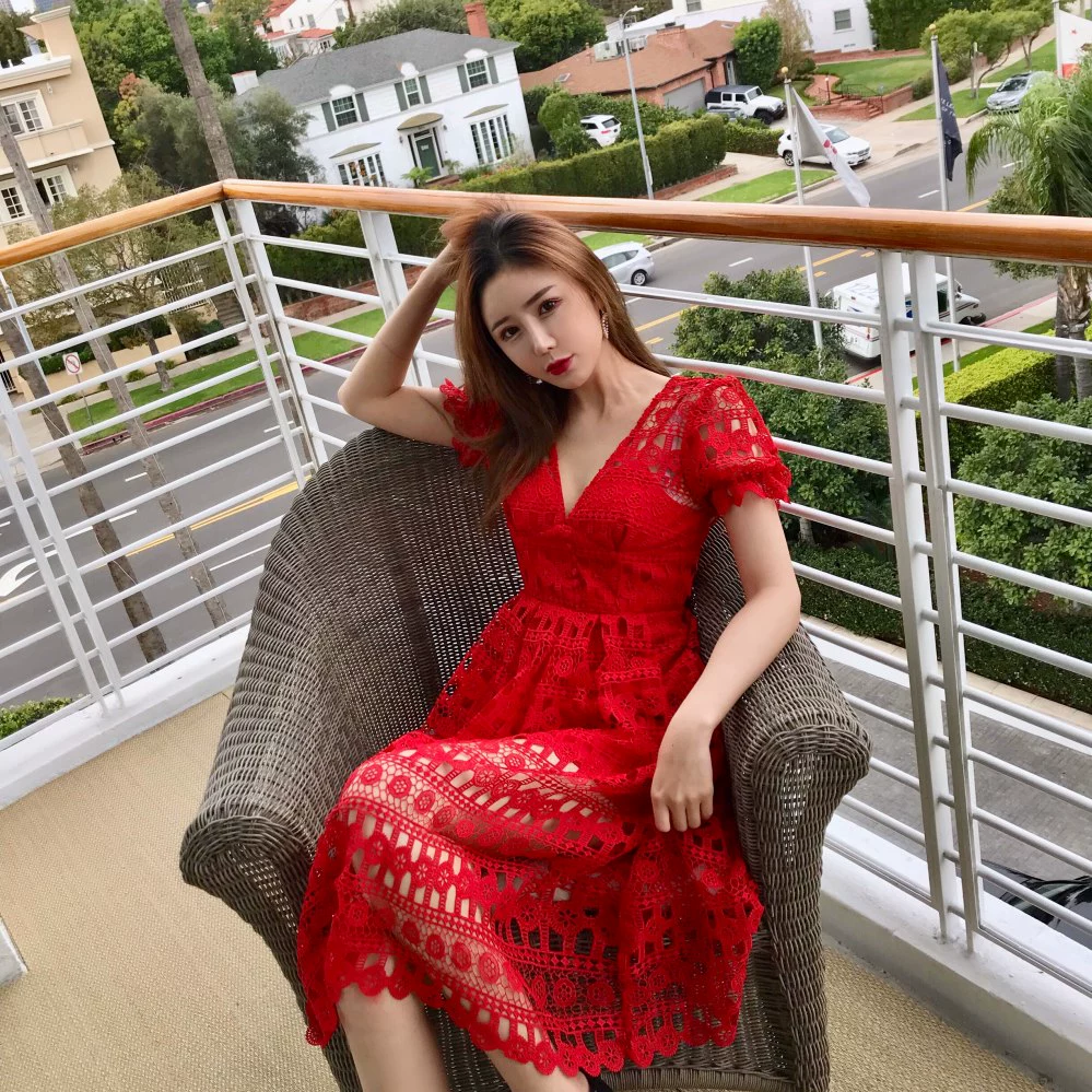 Váy cưới mới của phụ nữ mùa thu năm 2021 với ren đỏ cổ chữ V to dài giữa eo cao váy cưới váy cưới - Váy eo cao