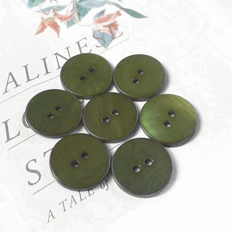 Natural shell button green flat two eyes Real shell button Army green River shell button shirt Shirt cardigan