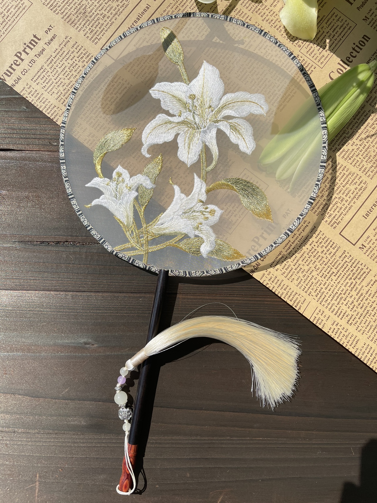 Round Lilies fan jubilee pupils Han-clothing famous Han-suit banner showing dancer