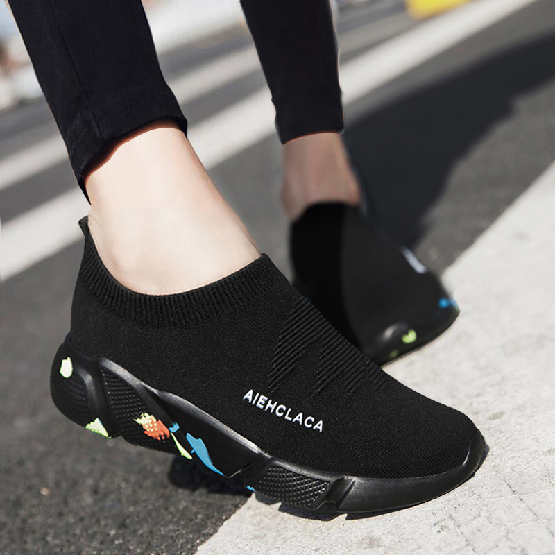 Slip-On Women's Shoes 2026 New Breathable Sports Sock Shoes for Women, Soft-Soled Casual Summer Beijing Old Cloth Shoes for Mothers