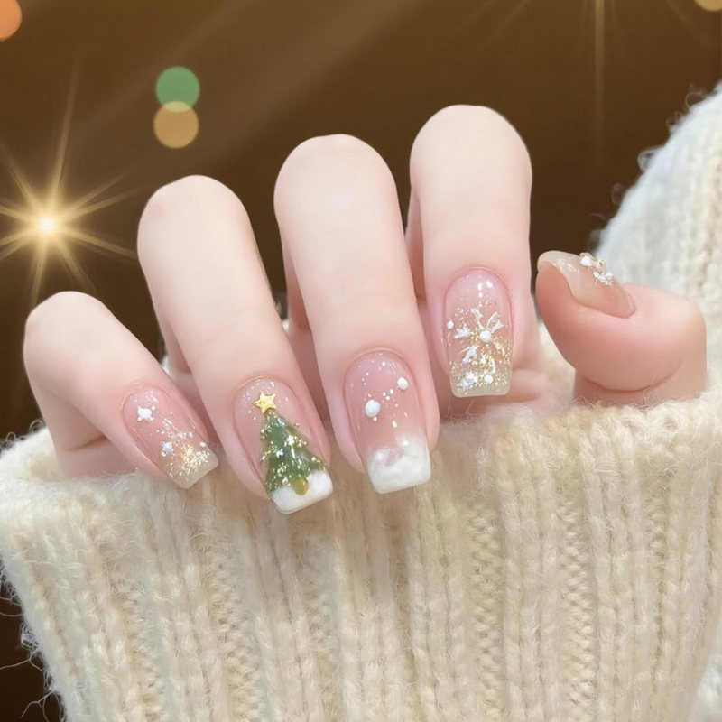 Christmas Tree Hot-Selling Autumn and Winter Snowflake-Shaped French Detachable Fake Nails with a High-End Snow Scene Nail Art Design