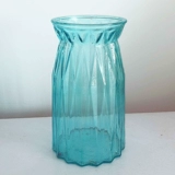 Разница в пополнении грузовых перевозок, маленькое свежее стекло, маленькие свежие стеклянные вазы, сушеный цвет