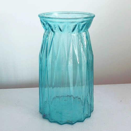 Разница в пополнении грузовых перевозок, маленькое свежее стекло, маленькие свежие стеклянные вазы, сушеный цвет