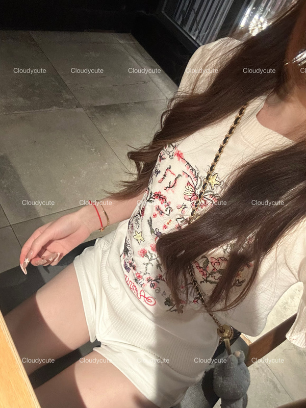 Cloudycute High-End White A-Line Version of Flesh-Covering High-Waisted White Shorts Makes You Look Slimmer