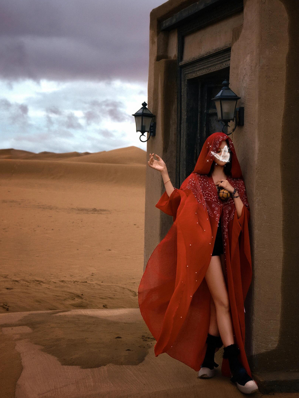 Egyptian Abu Dhabi Rhinestone-Embellished Long Dress with Hooded Cape, Red Shawl for Vacation, Xinjiang Desert Photo Shoot