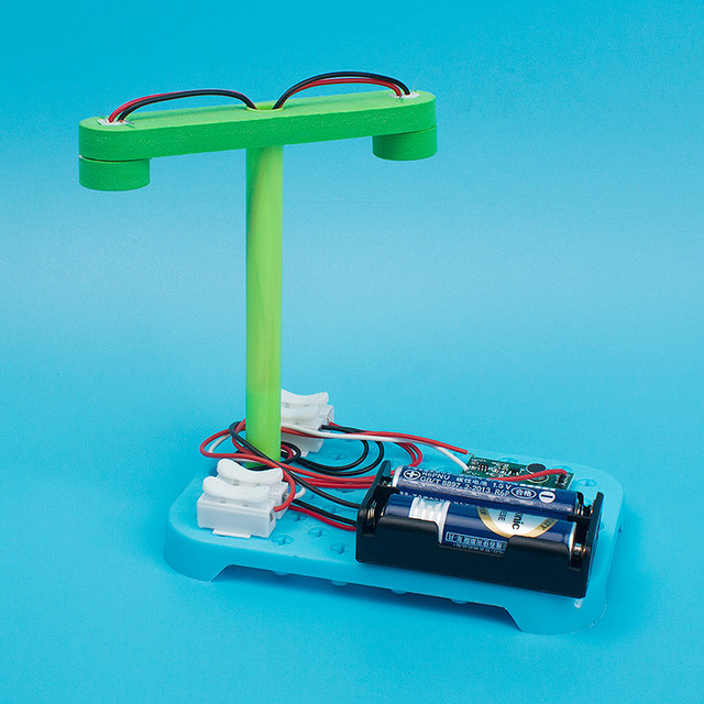 Voice-controlled street lights light up in one click, maker STEAM education technology small production handmade creative science experiments recommended