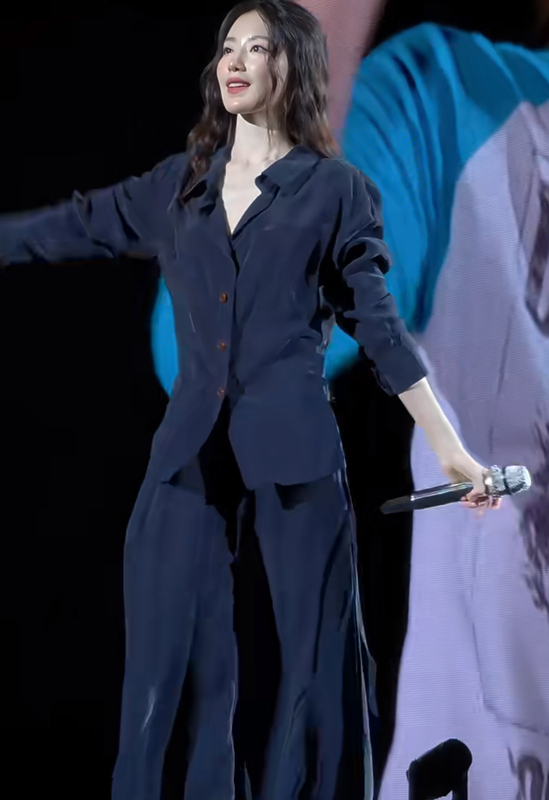 Ye Shuhua Style Drapey Navy Blue Shirt Set, Spring and Autumn Top and Pants with Saturn Buckle, High-End Feel, Elegant and Comfortable