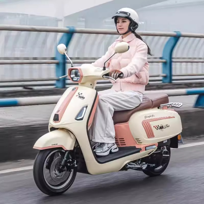 Jialing Jiapeng's New Model Bugatti 133Cc Fuel-Efficient Motorcycle, Stylish Retro Cute Scooter, Can Be Registered