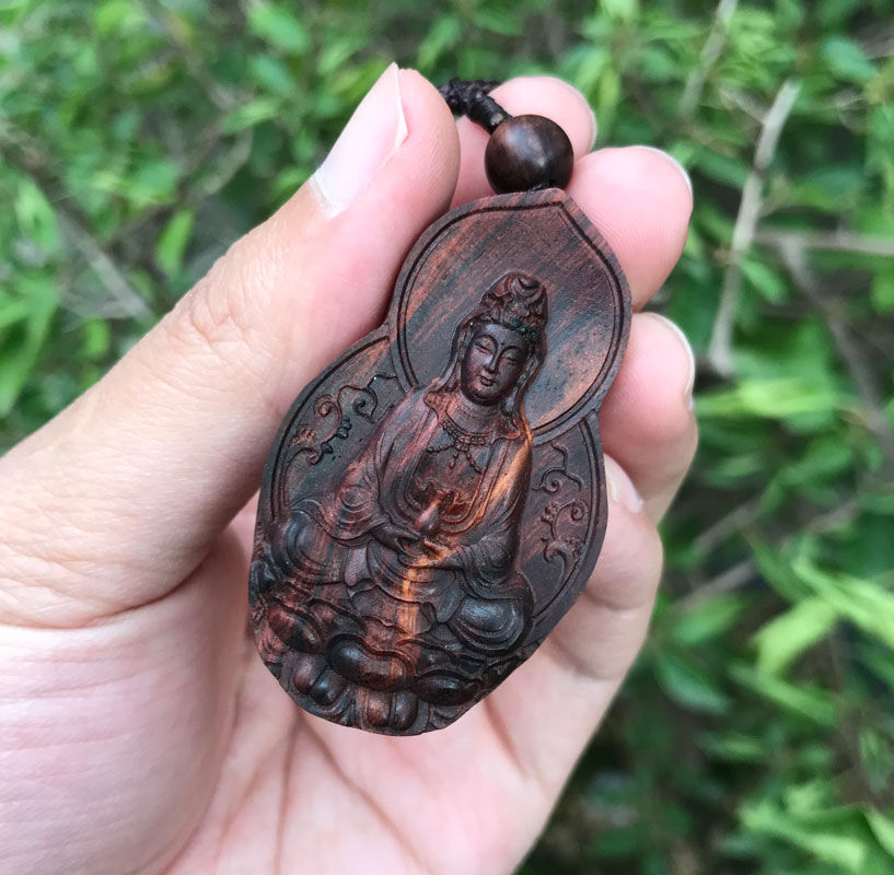 Hainan huanghuali sea yellow play wood pendant carving Guan Gong Guanyin Maitreya zodiac pendant men and women