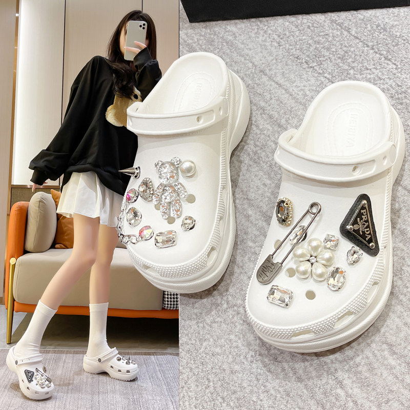 Heightening Dongle Shoes Women's Summer Outside Wearing Thick Bottom Fashion Triangle Mark Crystal Drill Small Bear Pins Pine Pastry Anti-Slip Sandals