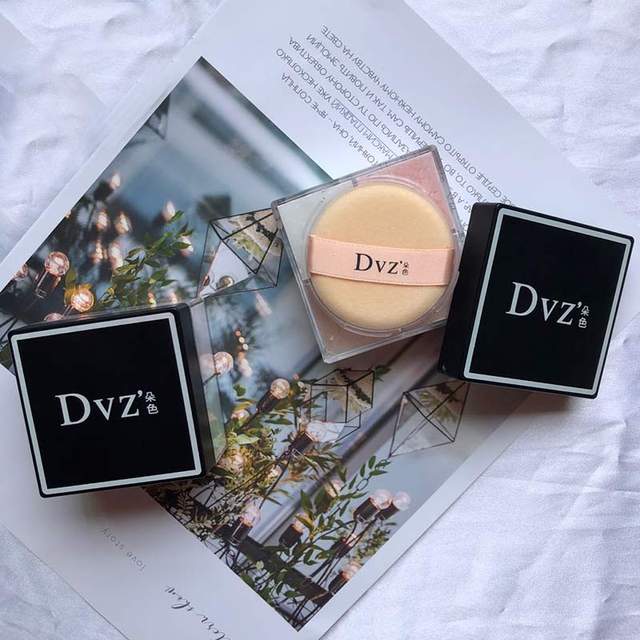 Counter ທີ່ແທ້ຈິງ dvz flower color setting powder honey powder four-square grid repair loose powder brightening oil control dry powder women cosmetic