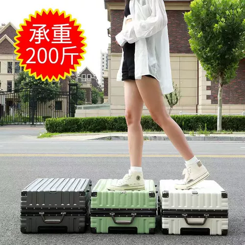 Универсальный вместительный и большой чемодан на колесиках