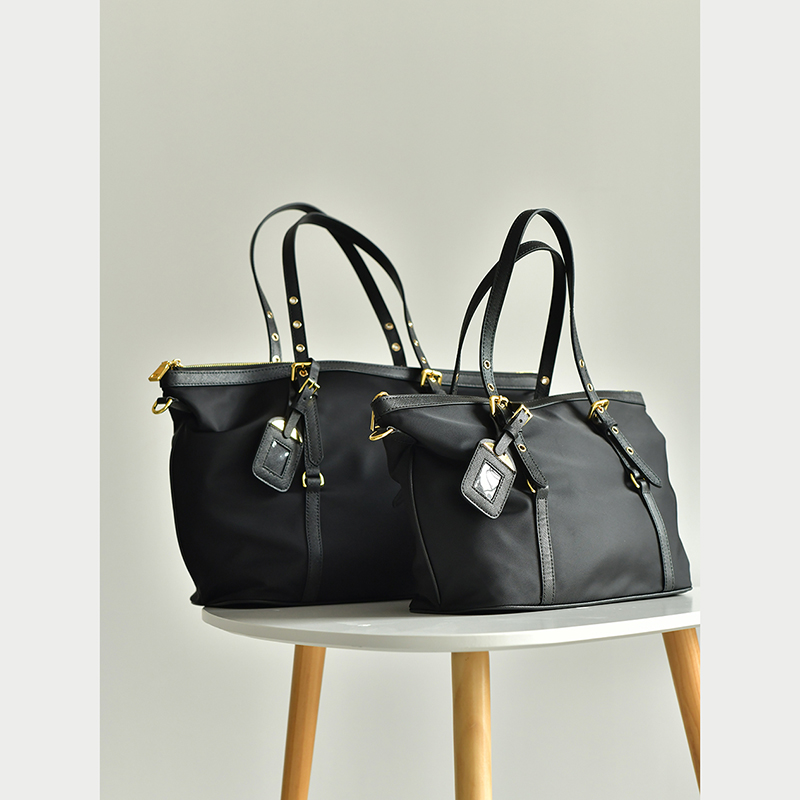 妈咪包2025年新风尚：高颜值斜挎设计引领轻便出行潮流