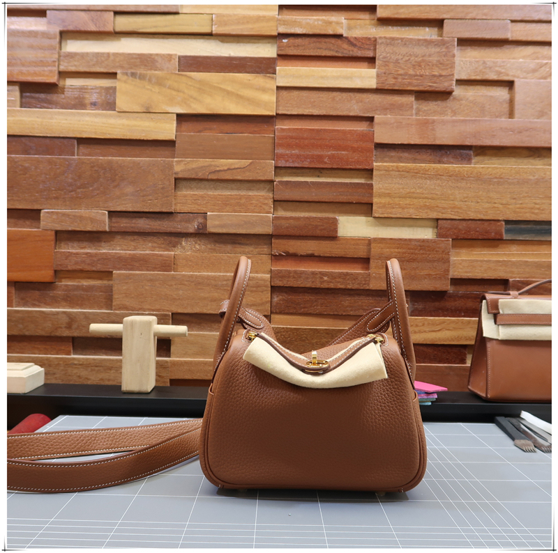 Handmade Wax Thread Small Women's Bag Mini Lindy Bag Mini Lindy Bag 20 Cowhide Clemence Big Cow Golden Brown 37 Handmade Wax Thread Small Women's Bag Mini Lindy Bag Mini Lindy Bag 20 Cowhide Clemence Big Cow Golden Brown 37