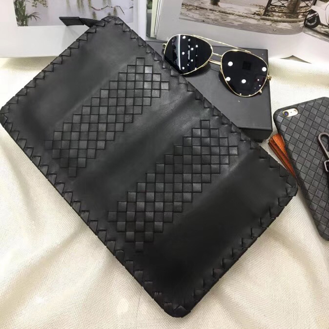 Men's bag bag 2022 new head layer Cow Leather Weave Splicing Hand Grab Bag of European and American Fashion Trend Business Handout Package