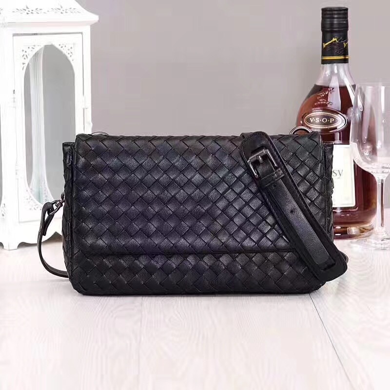 Small lambskin braided minimalist single shoulder bag 2022 new fashion stars with the same 100 hitched satchel