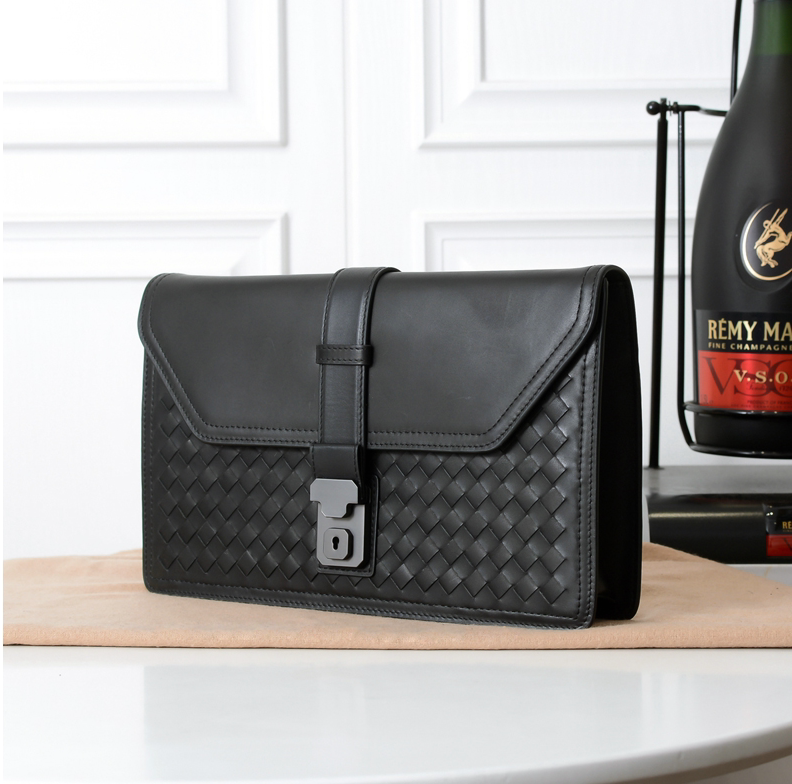 European and American extravaganza Fetal Calf Leather Woven Texture for men and women with the same hand bag 2022 new stylish atmospheric handbags give gifts