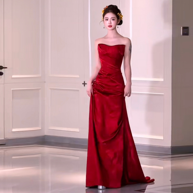 Wedding Toast Dress for the Bride, High-End and Elegant 2026 New Model, Wedding Engagement Dress, Banquet Strapless Red Evening Gown