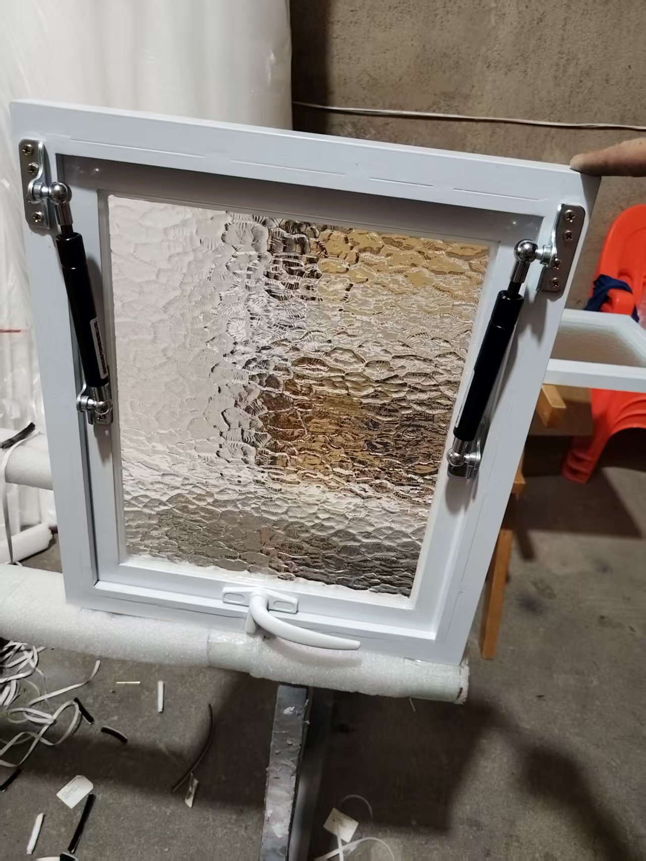 Dark Bathroom Aluminum Alloy Small Window Flip Hydraulic Angle