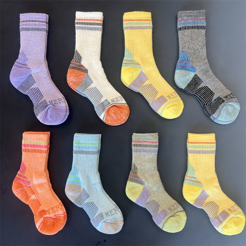 Parent-Child Socks 80% Merino Wool Hiking and Mountaineering Thickened Warm Towel Loop Mid-Calf Ski Socks Parent-Child Socks 80% Merino Wool Hiking and Mountaineering Thickened Warm Towel Loop Mid-Calf Ski Socks