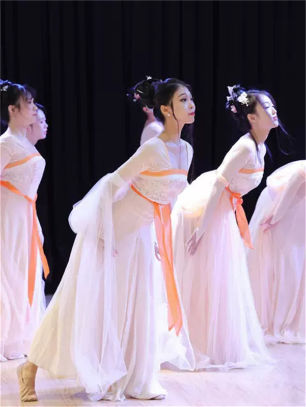 New Classical Dance Costumes, Ancient Style Women's Elegant and Ethereal Chang'An Twelve Hours Han and Tang Dynasty Skirt Dance Costumes New Classical Dance Costumes, Ancient Style Women's Elegant and Ethereal Chang'An Twelve Hours Han and Tang Dynasty Skirt Dance Costumes