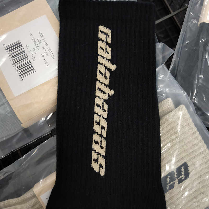 Phiên bản chính xác CALABASAS Phông chữ tiếng Anh vớ cotton thể thao vớ màu thủy triều rắn đôi nam nữ tất nam hàng hiệu
