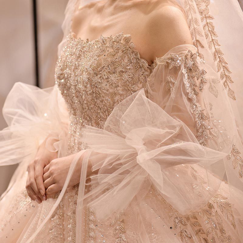 French chest starry sky light main wedding dress 2021 new bride temperament a word shoulder tail simple Palace small man