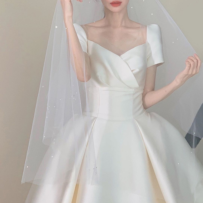 Saton light main wedding dress 2023 new bride French simple temperament tail, small, gauze high -level texture Saton light main wedding dress 2023 new bride French simple temperament tail, small, gauze high -level texture