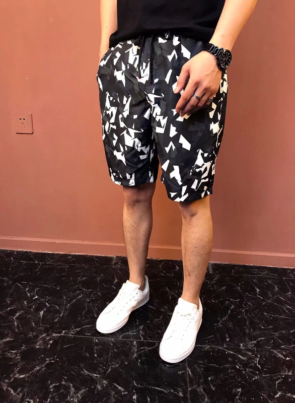 Tide thương hiệu quần nam tương phản mùa hè quần thun eo nam giản dị xu hướng quần rộng bãi biển với túi - Quần short quần đũi nam